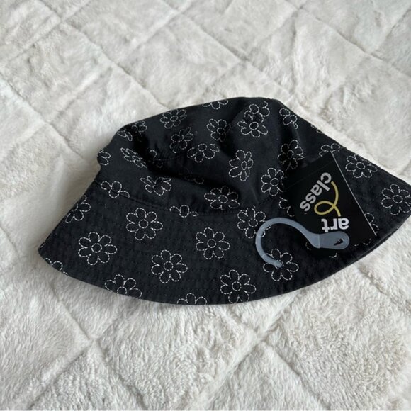 Art Class | Black & White Stitched Floral Flower Bucket Hat | Size - Picture 5 of 10